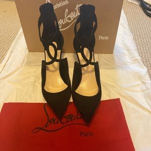 NWT Christian Louboutin Black Classic Rosas